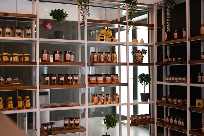 30-Minute Guided Honey Tasting Activity in Melini - Interactive bee lessons for adults and children