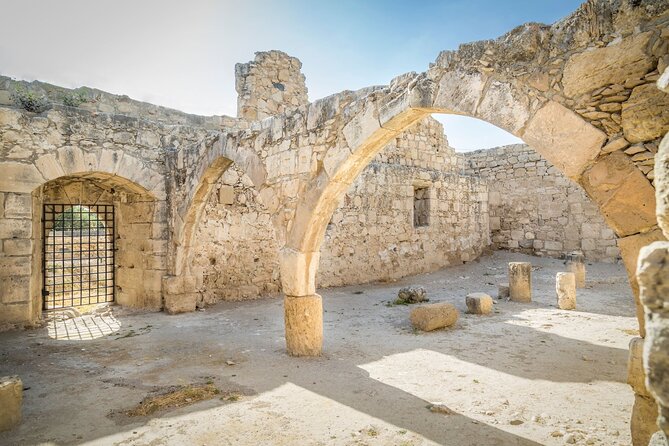 Ancient Kourion, Kolossi Castle, Omodos & Winery Tour from Paphos - Omodos, family lunch, and old village streets