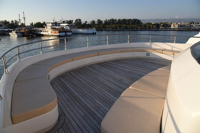 Blue Lagoon: 3 Hours Afternoon Cruise with transfer from Paphos - Crew service and communication