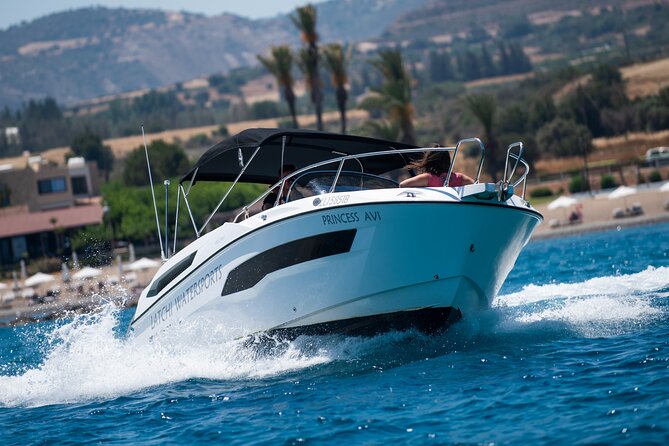 Luxury Karnic SL701 Boat with driver to Blue Lagoon & more - What the Karnic SL701 adds to the day