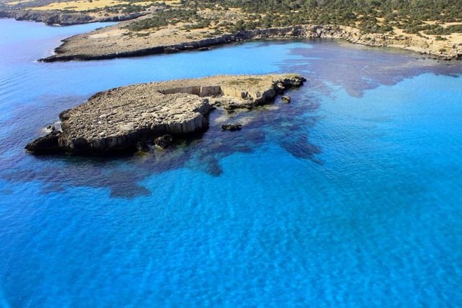 Luxury Private Motor Yacht Jeanneau NC33 to Blue Lagoon & more... - The Jeanneau NC33 makes the cruise easier