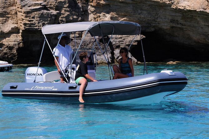 No Licence Private Self Drive Boat to Blue Lagoon +masks&snorkels - How the boat handles for first-time drivers
