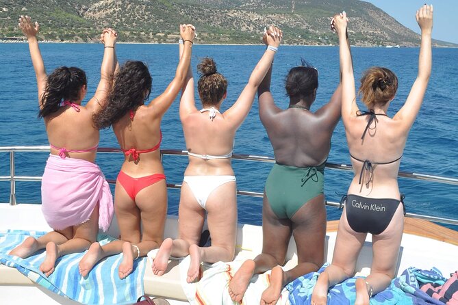 Ocean Blue | Blue Lagoon Morning - What the boat and crew add to the morning