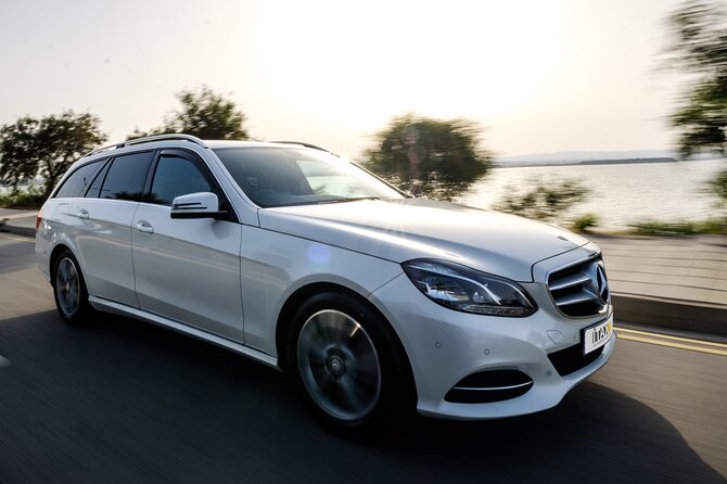 Private Transfer: Larnaca Airport to Larnaca District 1-14 pax - The direct 15 to 25-minute ride into Larnaca