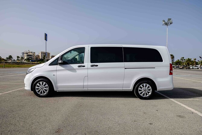 Private Transfer: Larnaca Airport to Larnaca District 1-14 pax - The price includes more than the drive