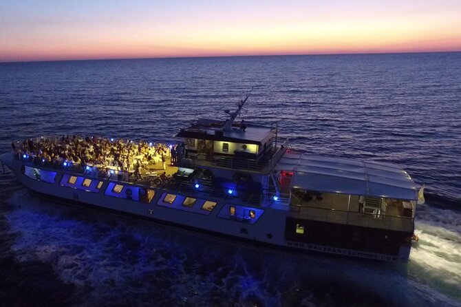 Wave Dancer Fireworks Night Cruise - What the Wave Dancer evening is really like
