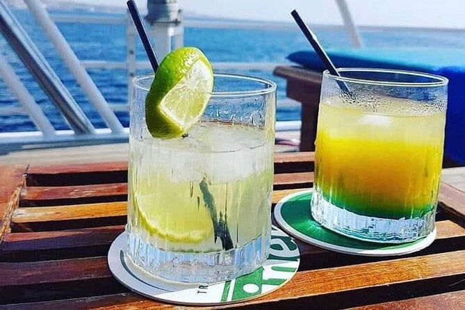 Wave Dancer Half Day BBQ Cruise - All Inclusive - The cruise toward Coral Bay