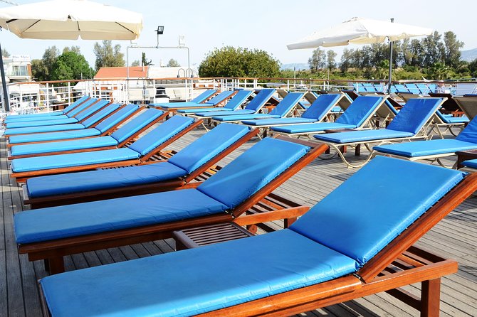 Wave Dancer Sunshine Full Day Cruise - All Inclusive - Barbecue lunch, drinks, and snacks