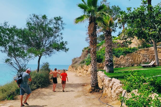 XploreMe! - Coral Bay Scavenger Hunt Outdoor Activity - Coral Bay becomes the game board